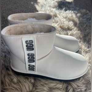 🤍SOLD🤍 Ugg Classic Mini Side Logo Boot, women’s 9